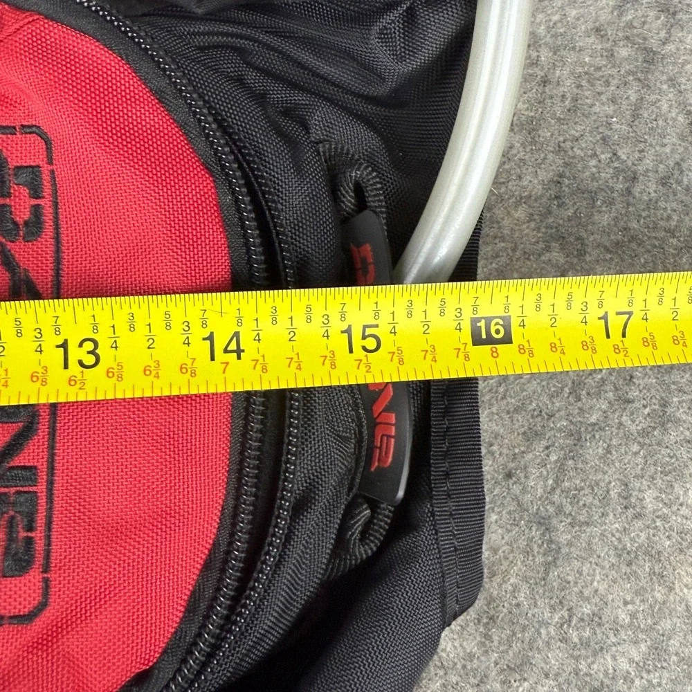 DAKINE SHUTTLE 70oz 2L Hydration Pack‎ Backpack Biking Hiking Red Black